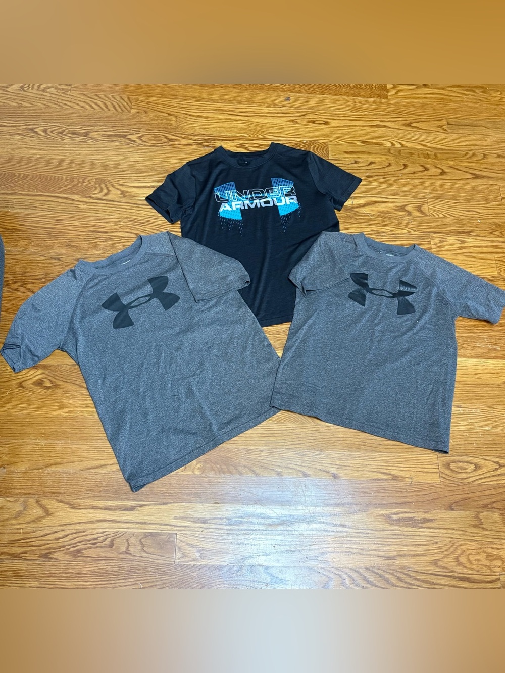 3 Under Armour Boys Youth Medium HeatGear Athletic T-Shirts sporty kids bundle